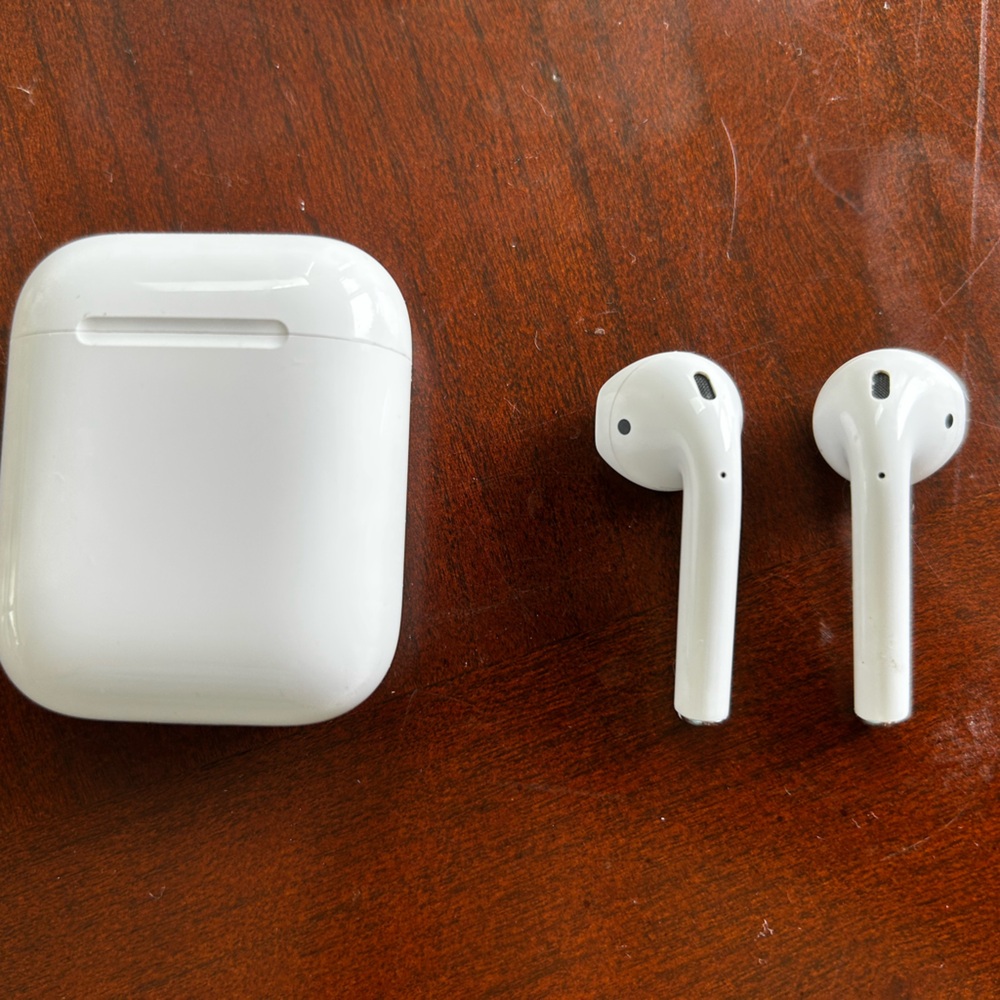 Apple Wireless Earbuds with Charging Case - White